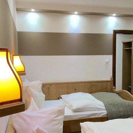 Fogado Az Oreg Preshez Hotel Mór Esterno foto