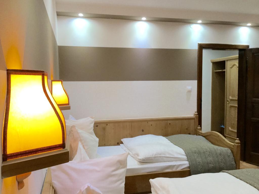 Fogado Az Oreg Preshez Hotel Mór Esterno foto