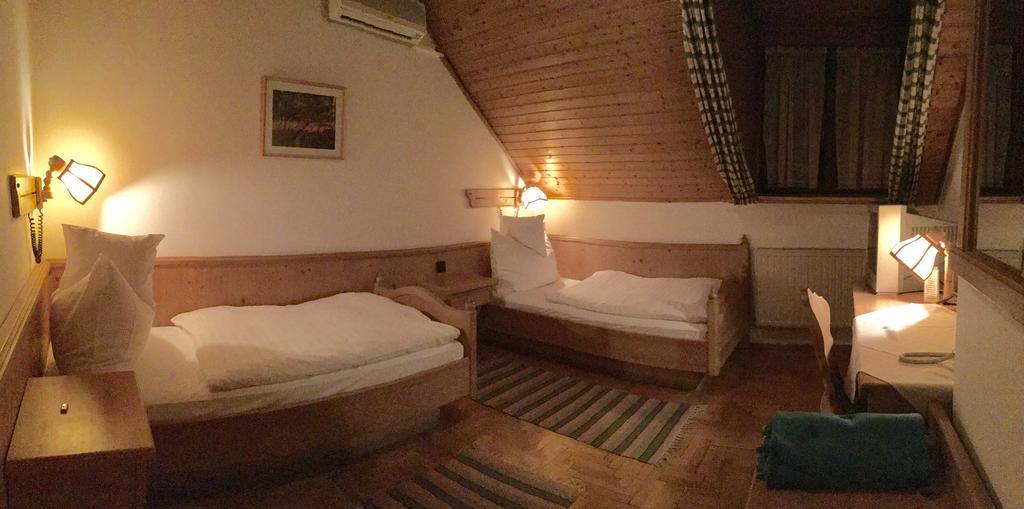 Fogado Az Oreg Preshez Hotel Mór Esterno foto