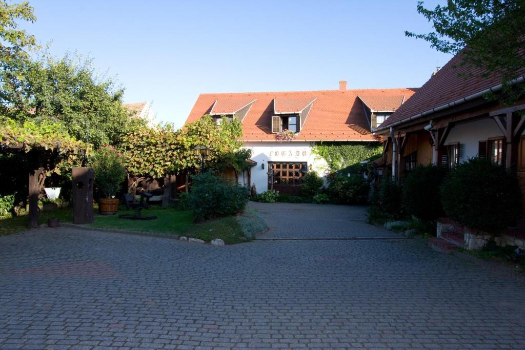 Fogado Az Oreg Preshez Hotel Mór Esterno foto